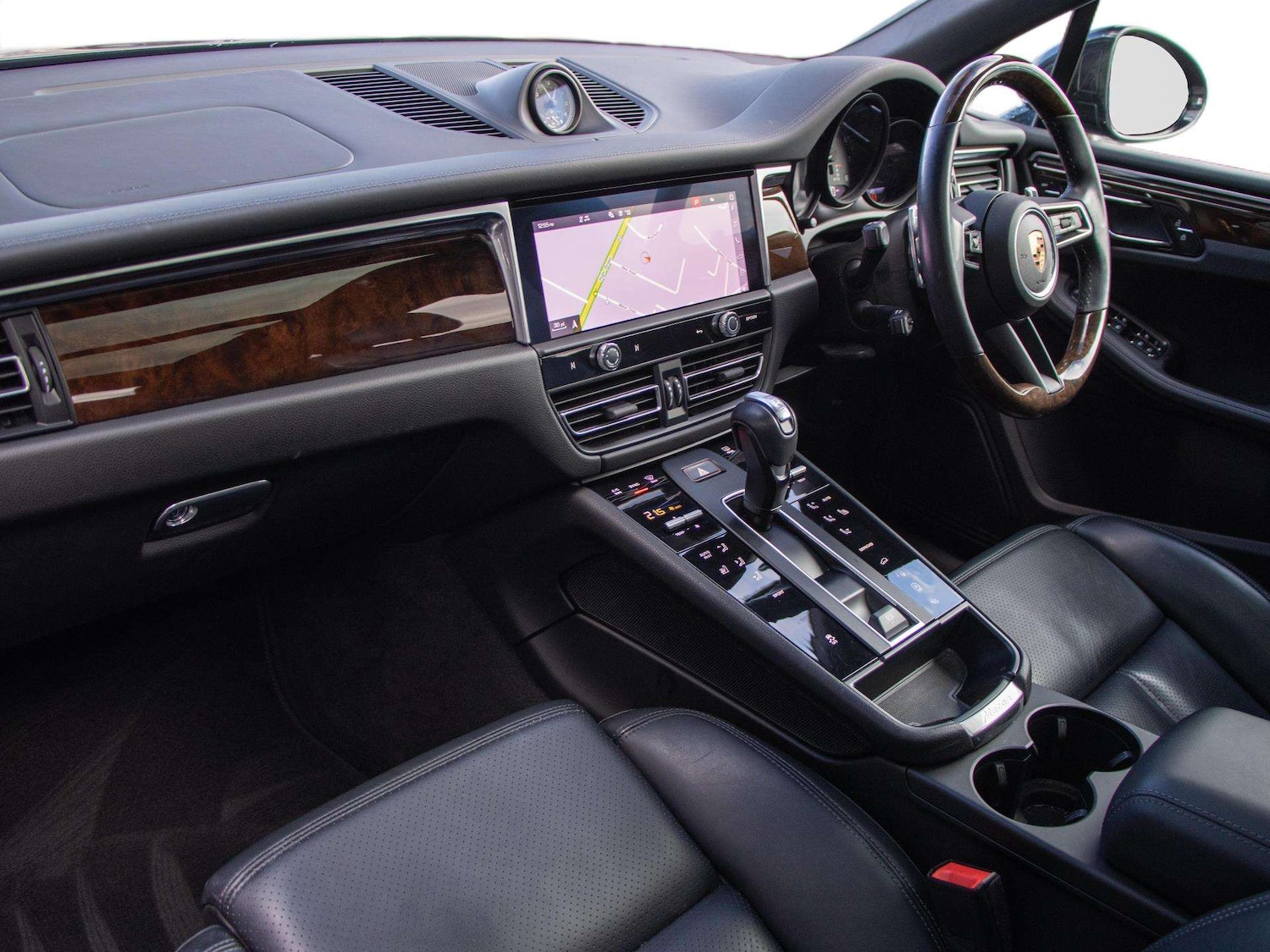 Used Porsche Macan for sale - 78089531: Photo 3