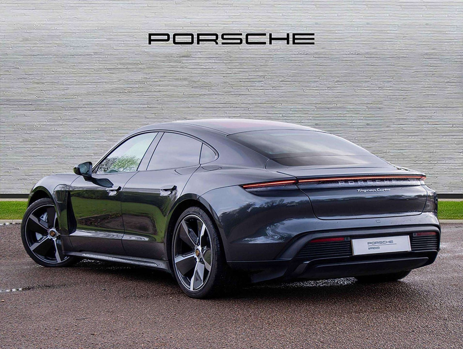 Used Porsche Taycan 2020 for sale - 76648867: Photo 2