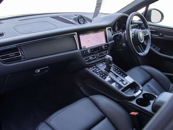 Used Porsche Macan 2025 for sale - 79064896: Photo