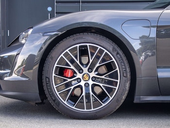 Used Porsche Taycan 2022 for sale - 79215295: Photo