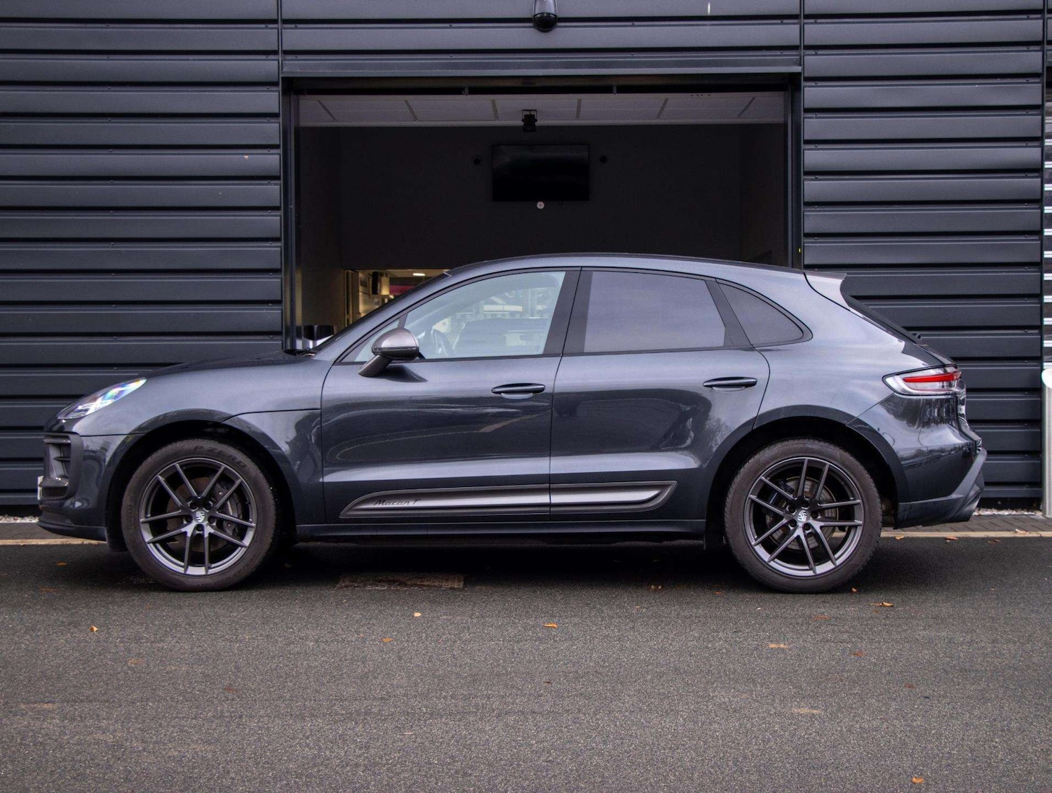 Used Porsche Macan 2023 for sale - 77219697: Photo 23