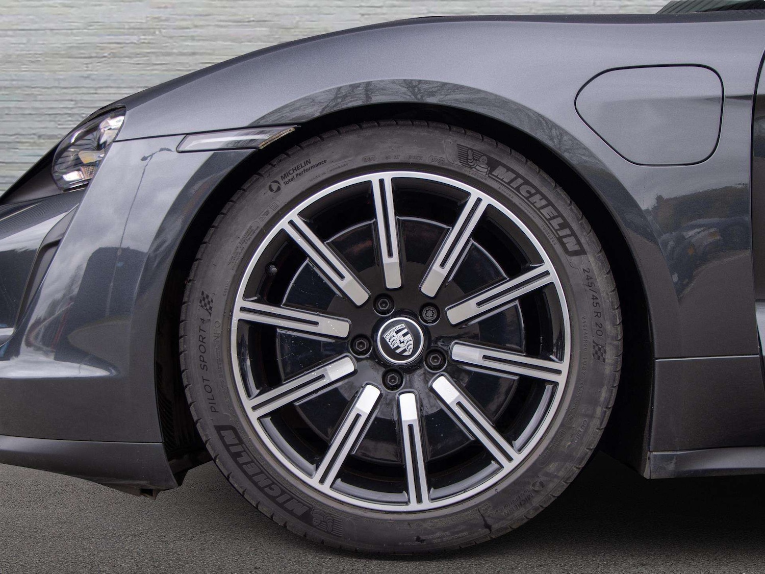 Used Porsche Taycan 2022 for sale - 78024076: Photo 4