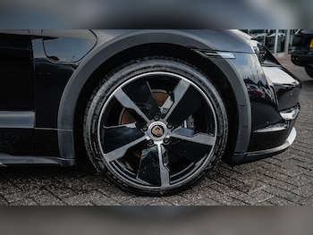 Used Porsche Taycan 2021 for sale - 78707189: Photo