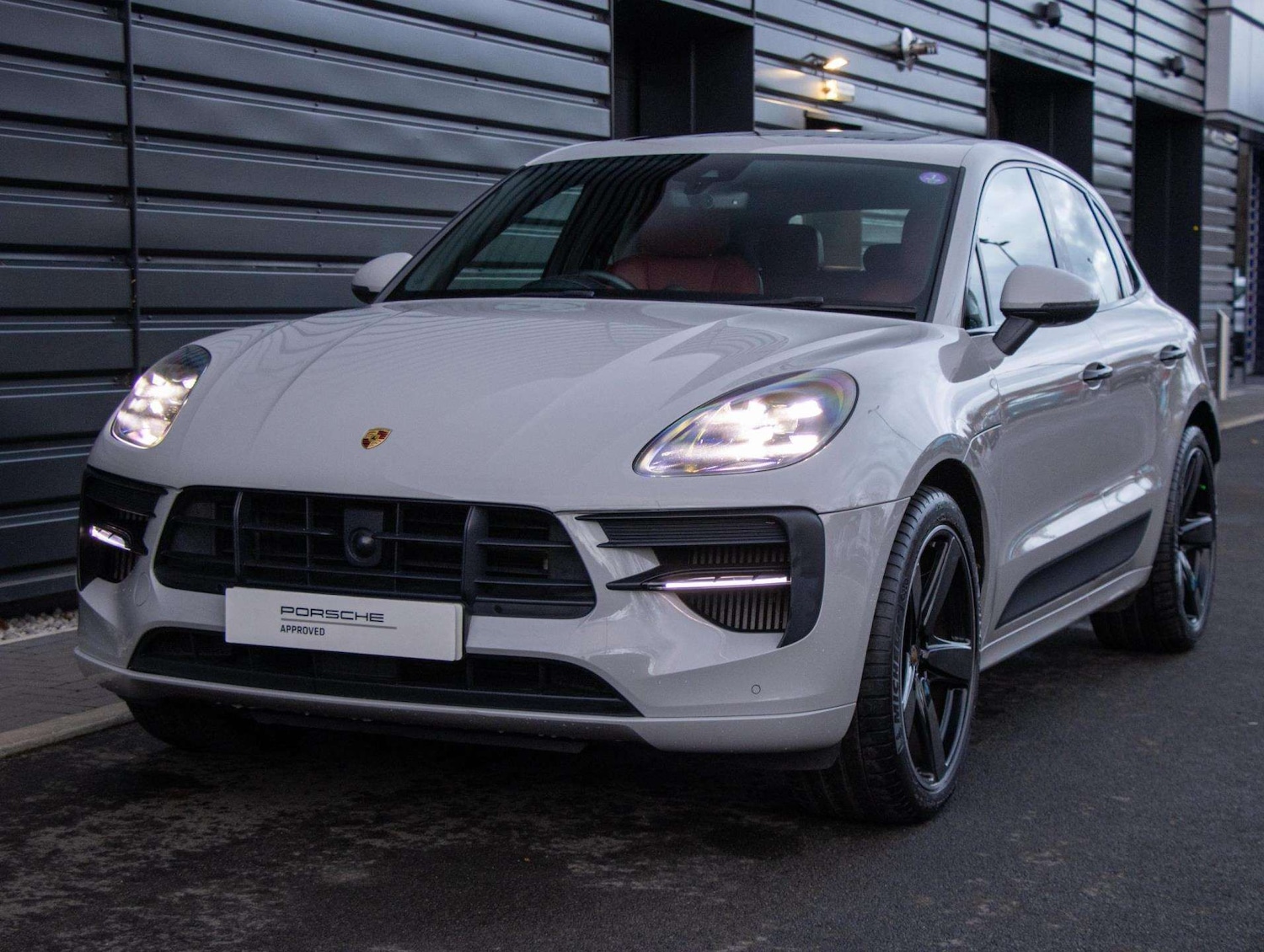 Used Porsche Macan 2020 for sale - 76929055: Photo 16