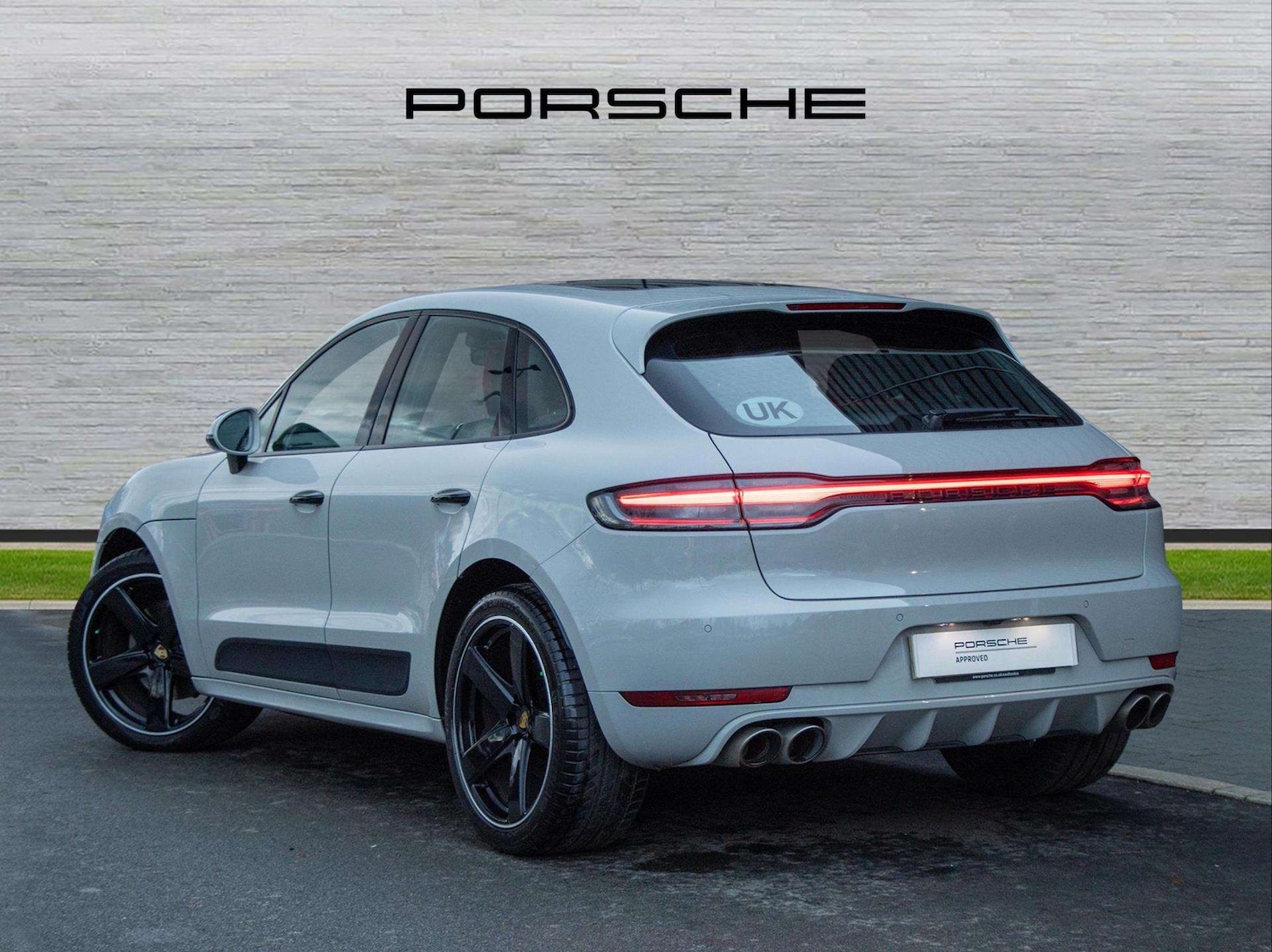 Used Porsche Macan 2020 for sale - 76929055: Photo 3