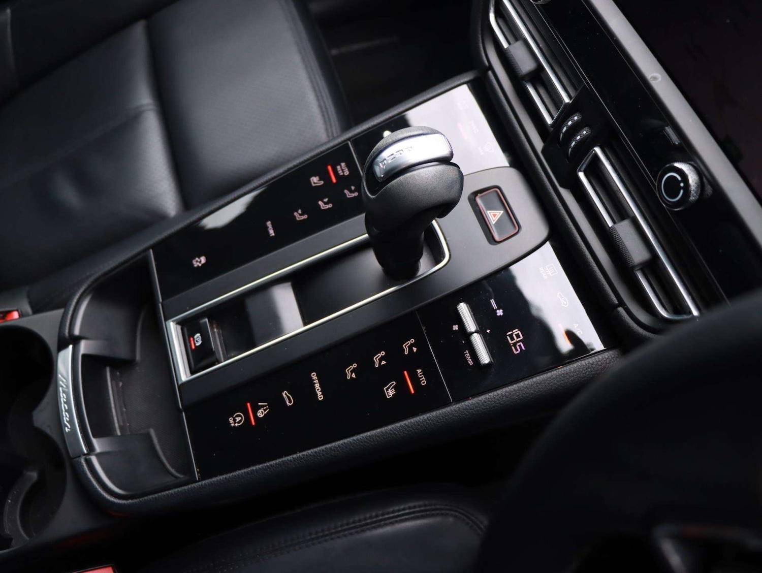 Used Porsche Macan 2022 for sale - 76875856: Photo 11