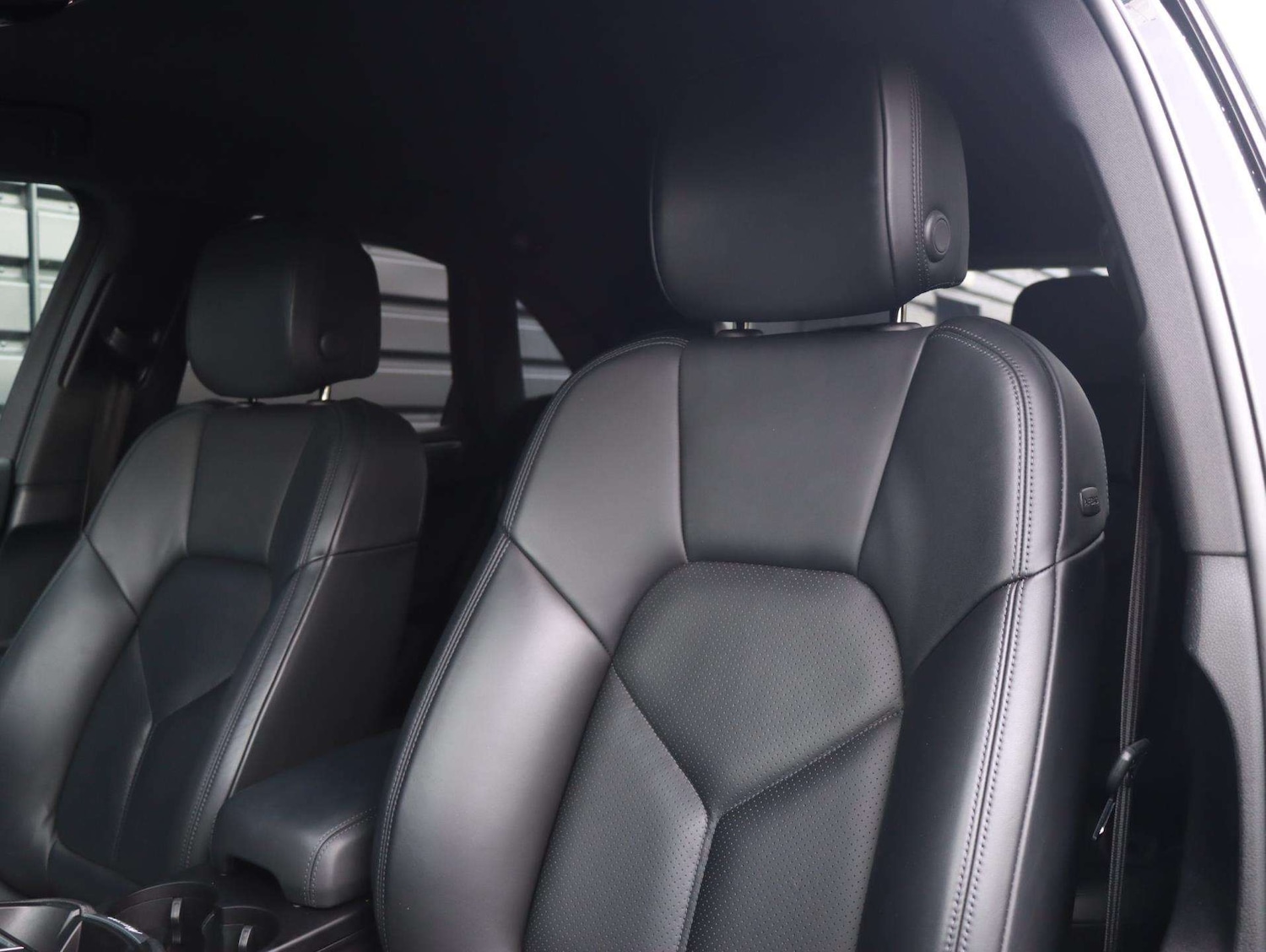 Used Porsche Macan 2022 for sale - 76875856: Photo 16