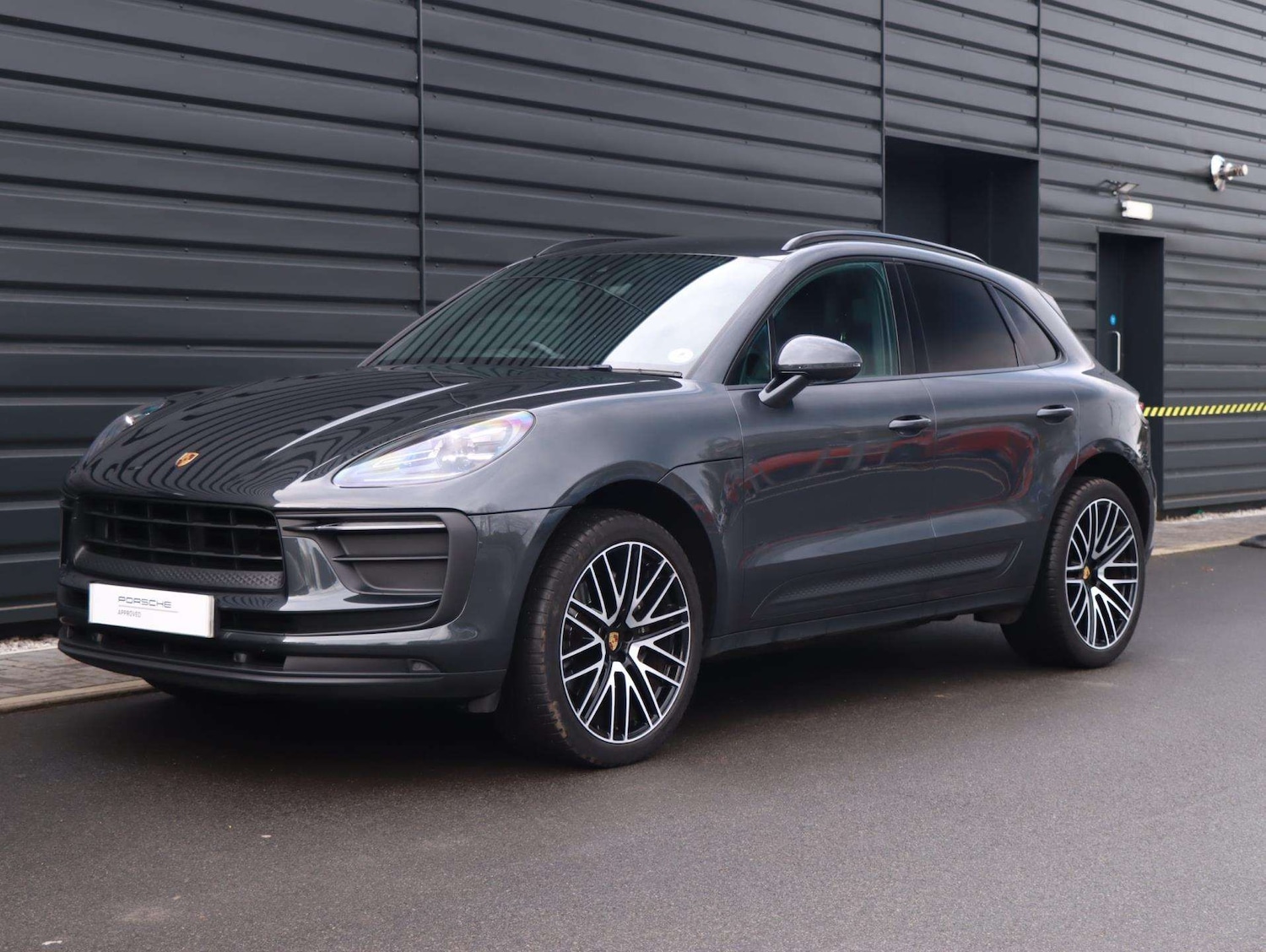 Used Porsche Macan 2022 for sale - 76875856: Photo 17
