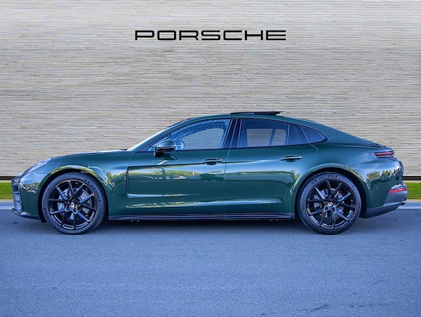 Used Porsche Panamera 2024 for sale - 76113361: Photo 2