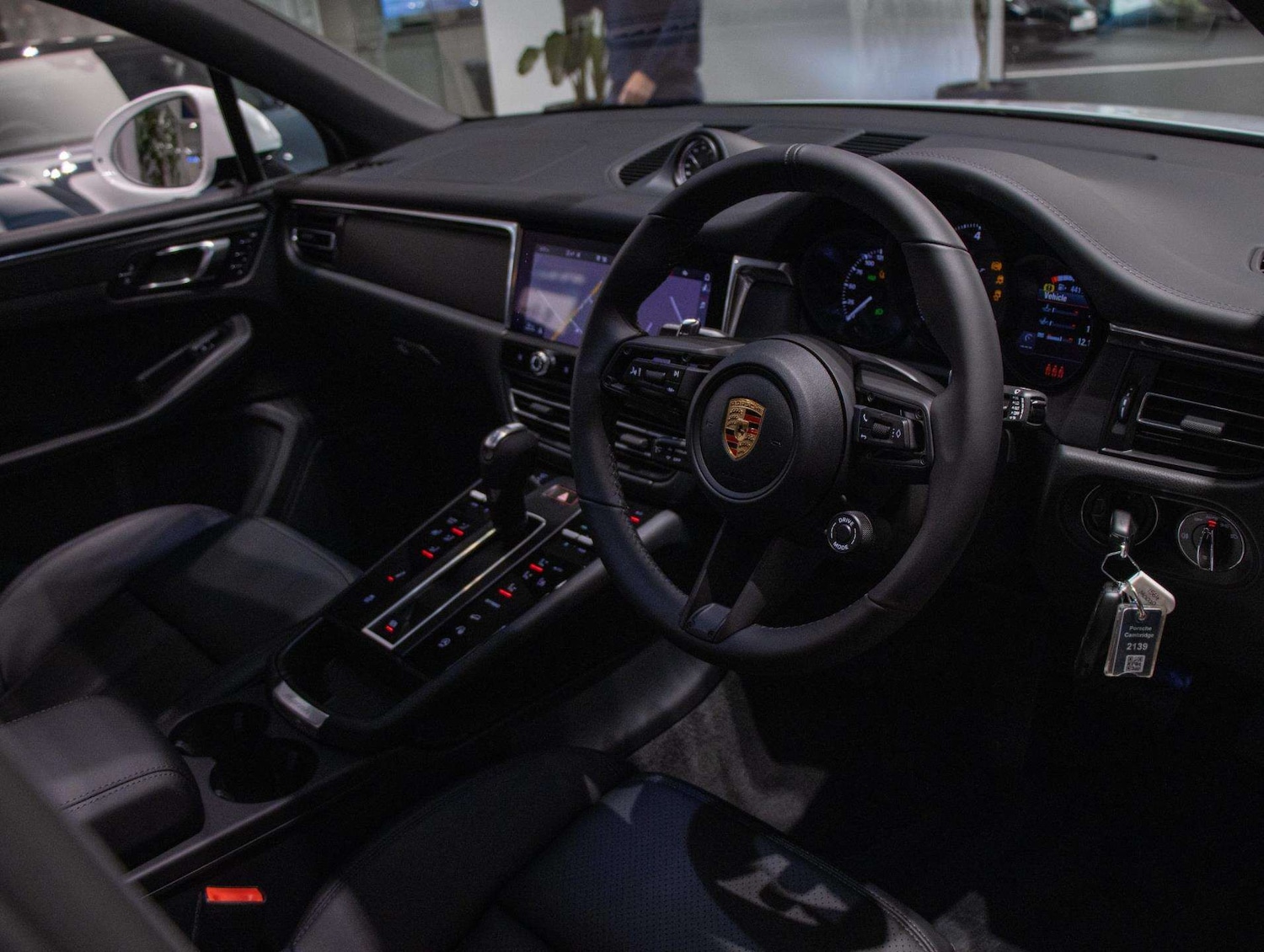 Used Porsche Macan 2025 for sale - 77860222: Photo 4