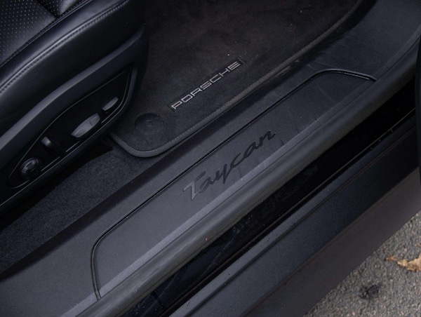 Used Porsche Taycan 2022 for sale - 76310860: Photo 16