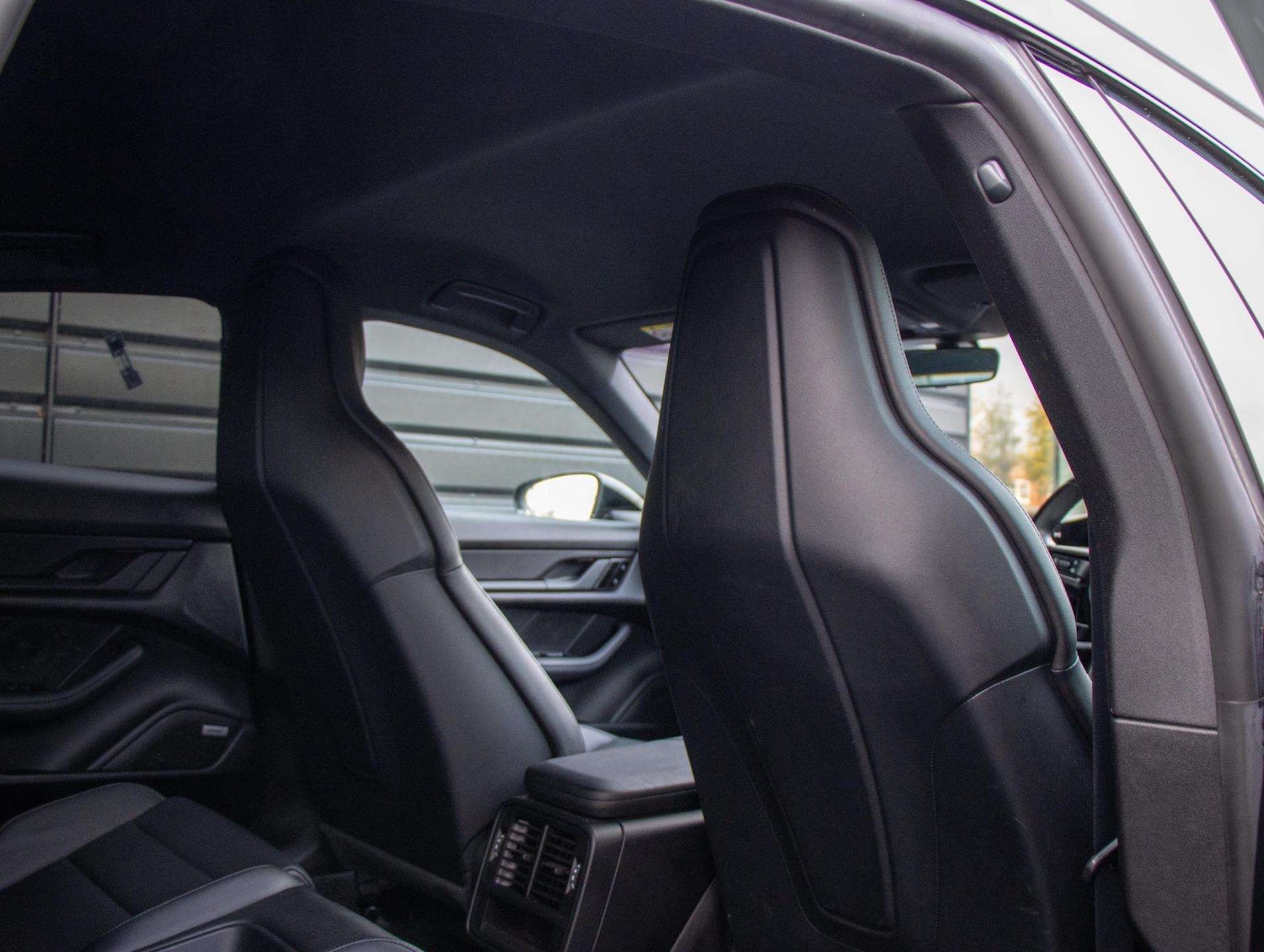 Used Porsche Taycan 2021 for sale - 76624657: Photo 25