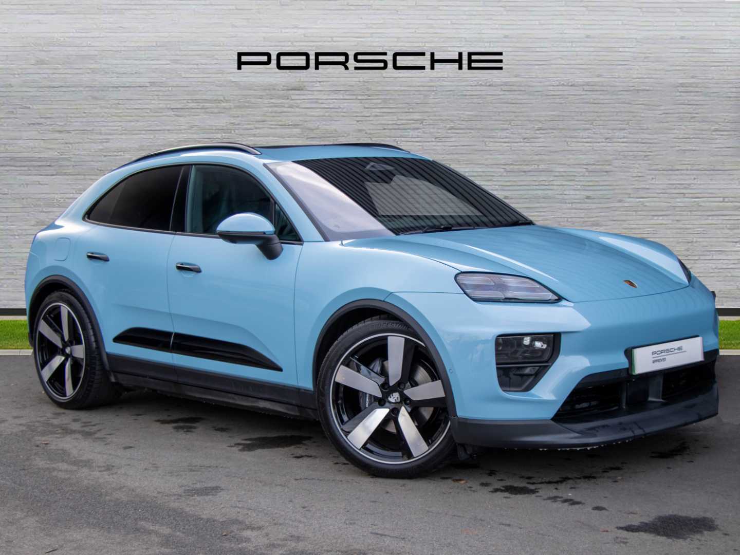 Used Porsche Macan 2024 for sale - 76636683: Photo 1