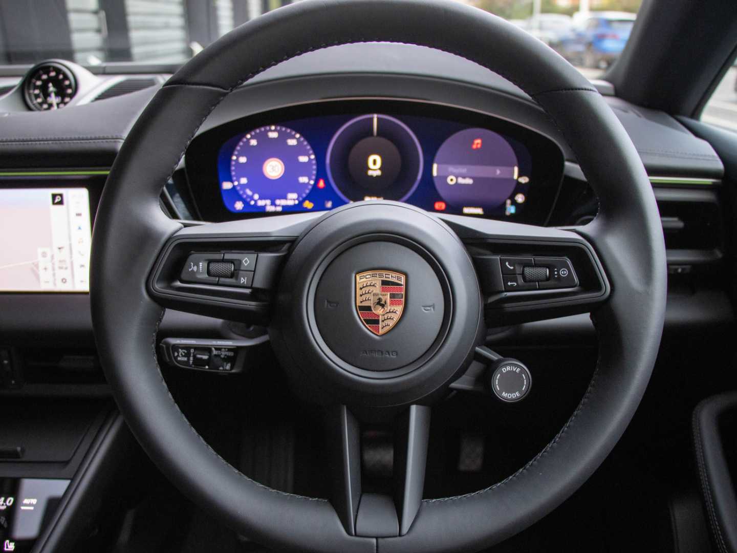 Used Porsche Macan 2024 for sale - 76636683: Photo 14