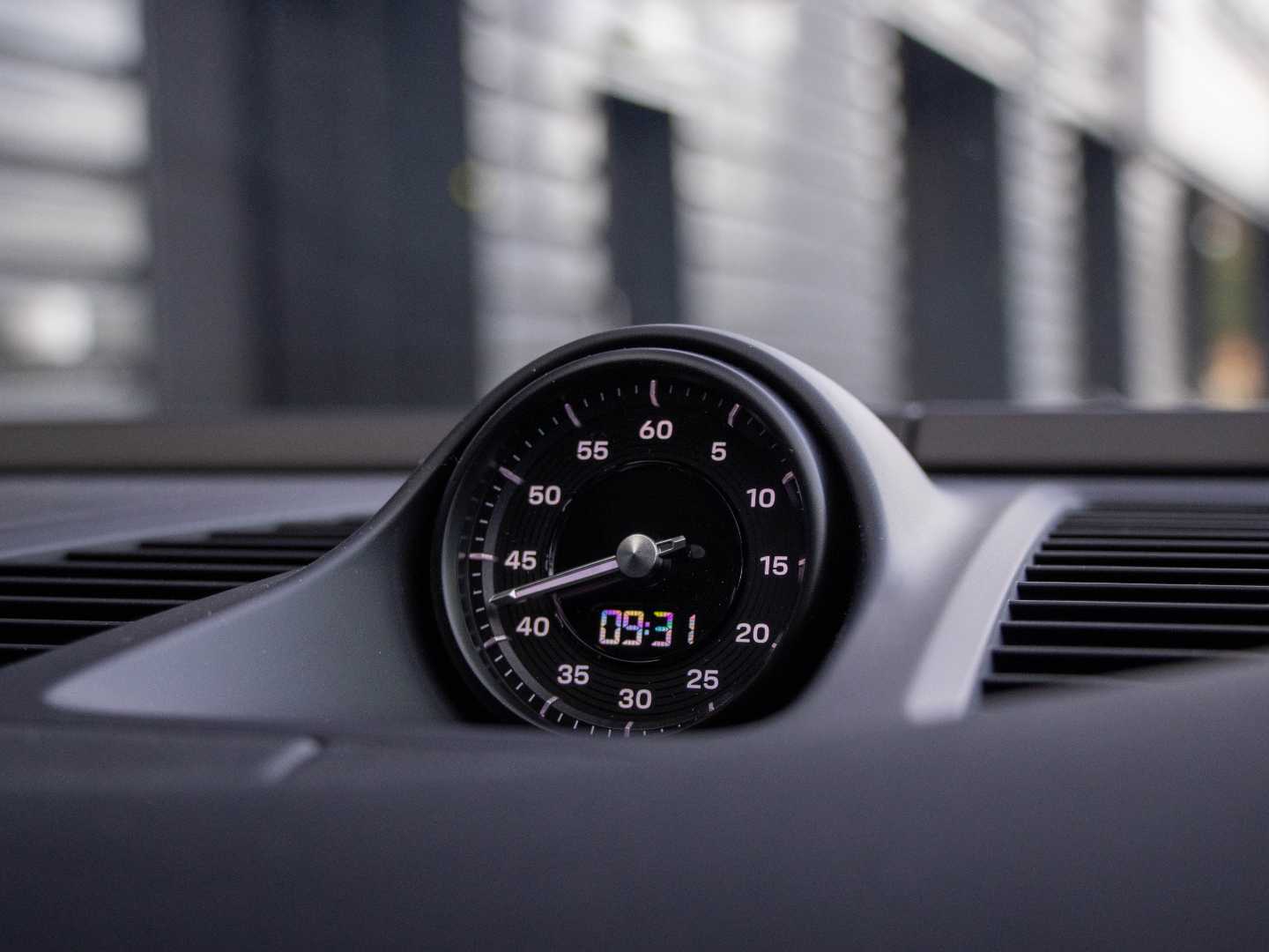 Used Porsche Macan 2024 for sale - 76636683: Photo 15