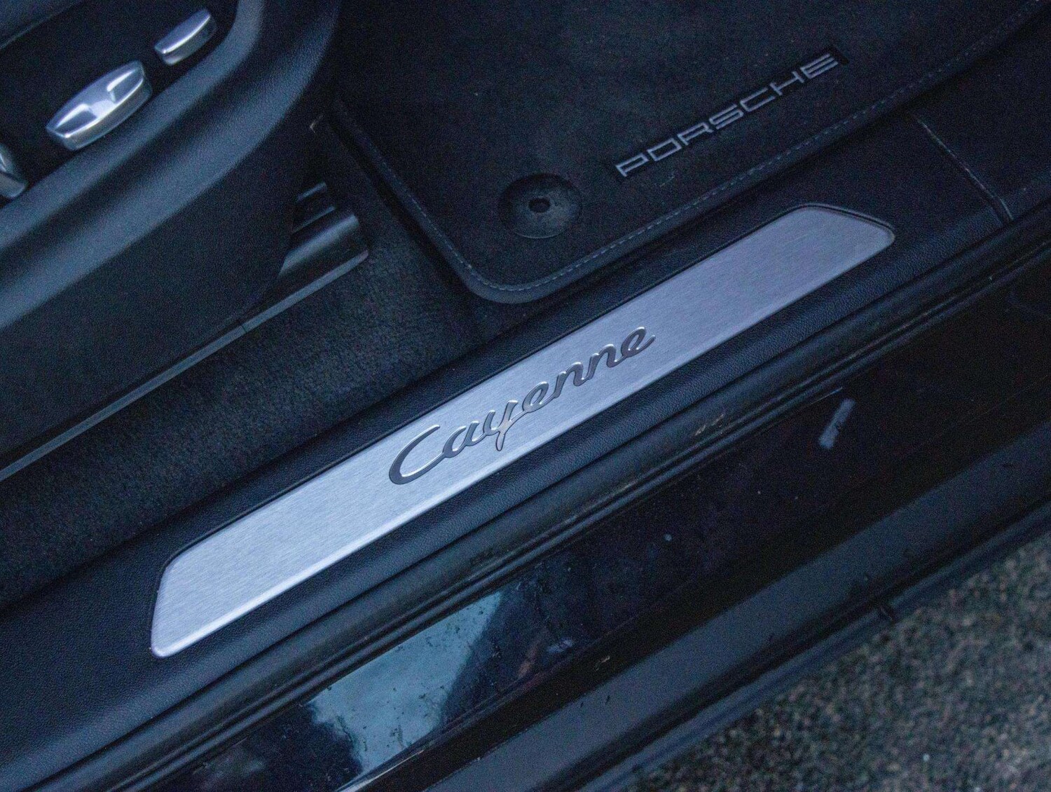 Used Porsche Cayenne for sale - 77000219: Photo 16