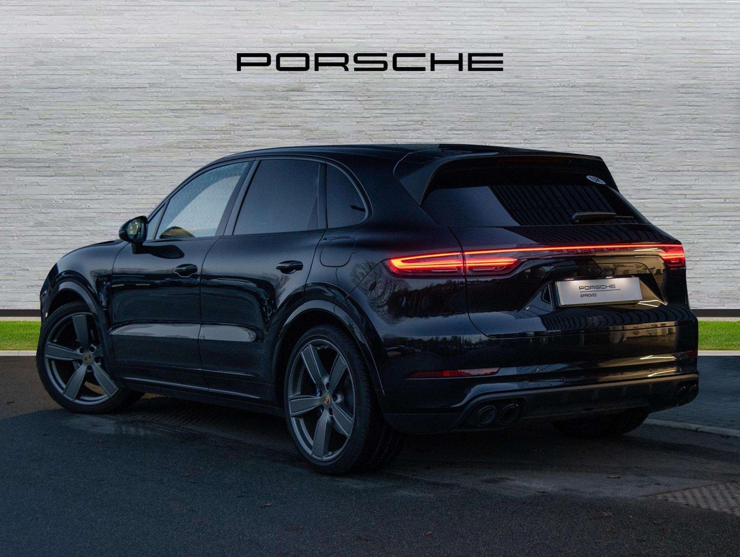 Used Porsche Cayenne for sale - 77000219: Photo 3