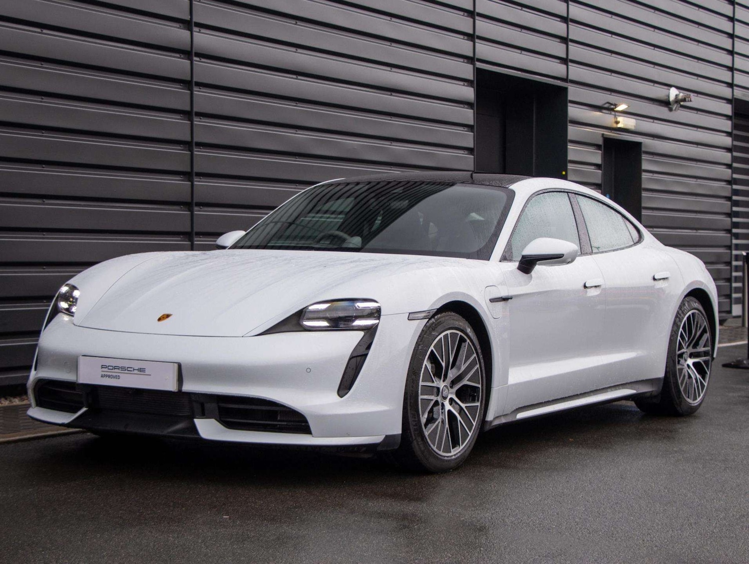 Used Porsche Taycan 2022 for sale - 77333866: Photo 17