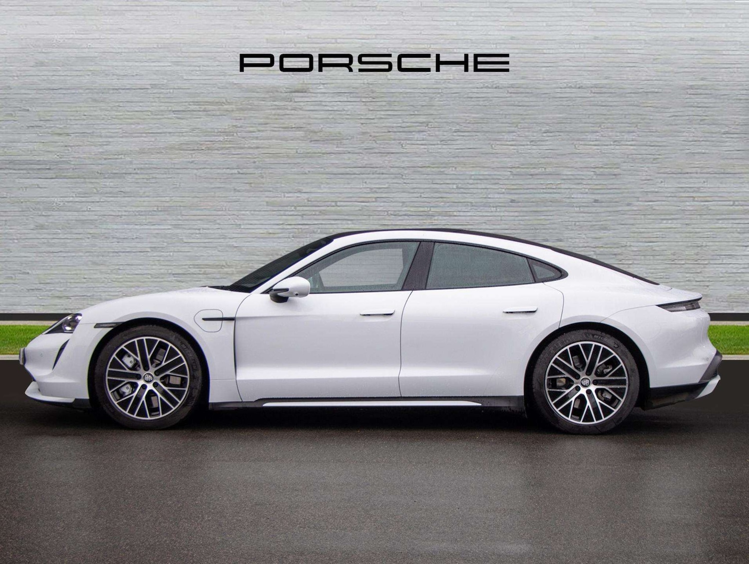 Used Porsche Taycan 2022 for sale - 77333866: Photo 2