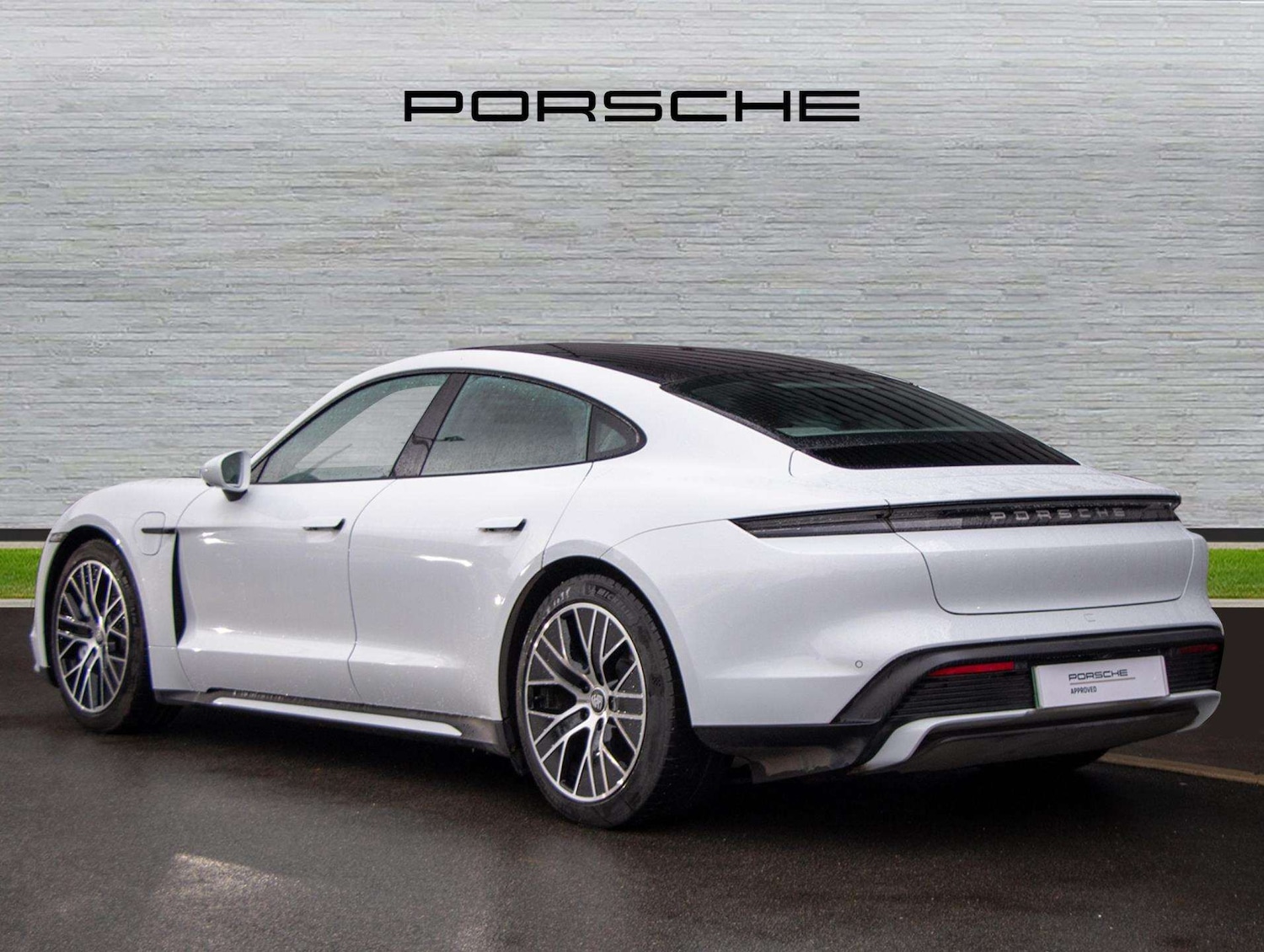 Used Porsche Taycan 2022 for sale - 77333866: Photo 3