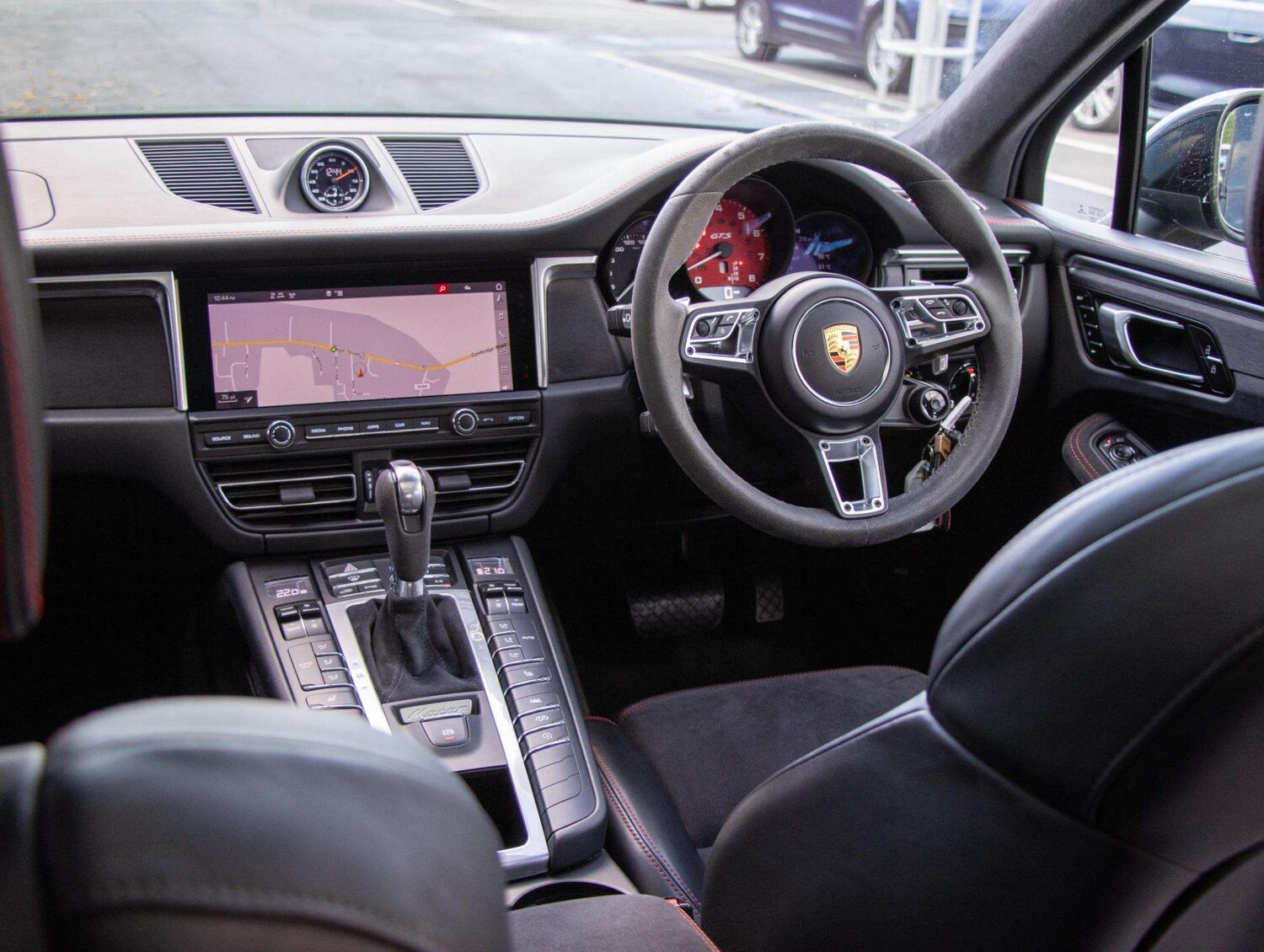 Used Porsche Macan 2021 for sale - 76624611: Photo 15