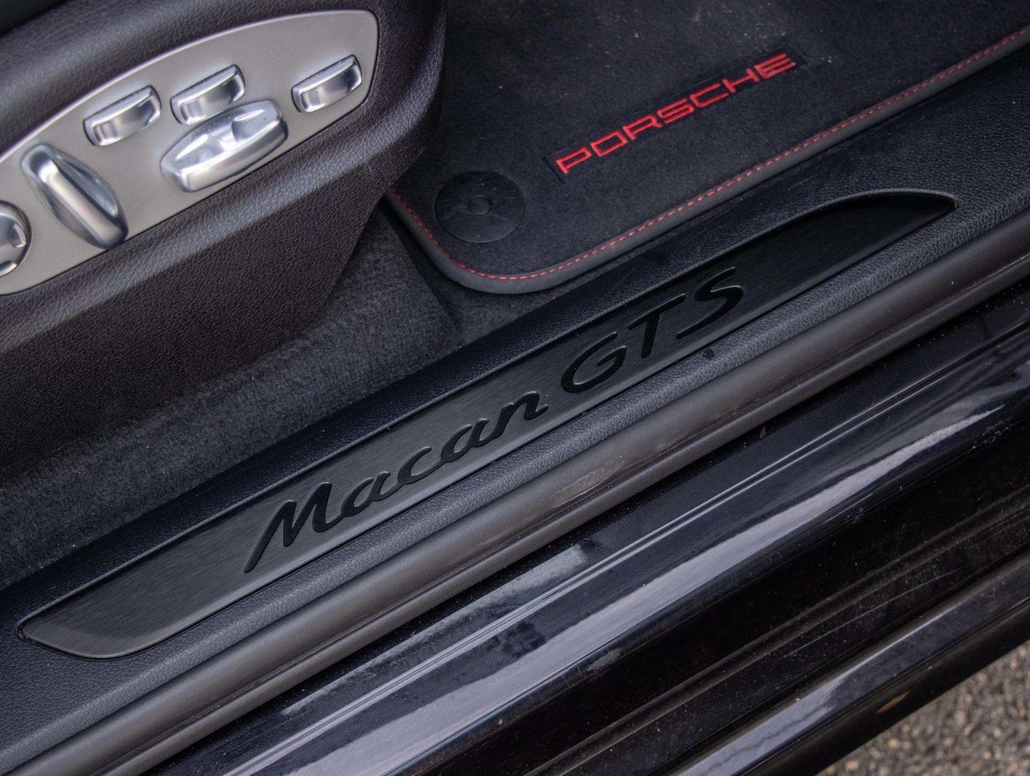 Used Porsche Macan 2021 for sale - 76624611: Photo 16