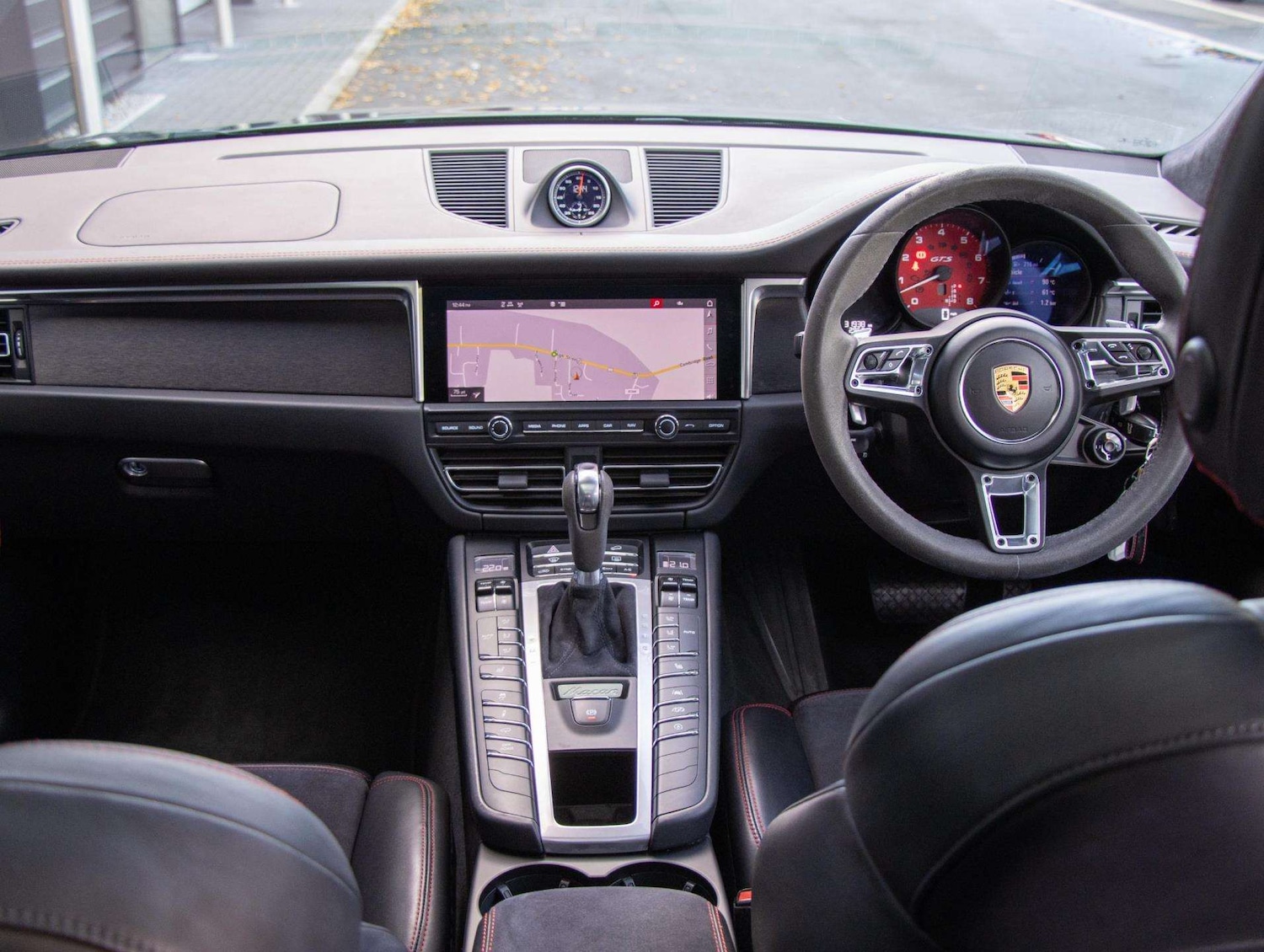 Used Porsche Macan 2021 for sale - 76624611: Photo 27