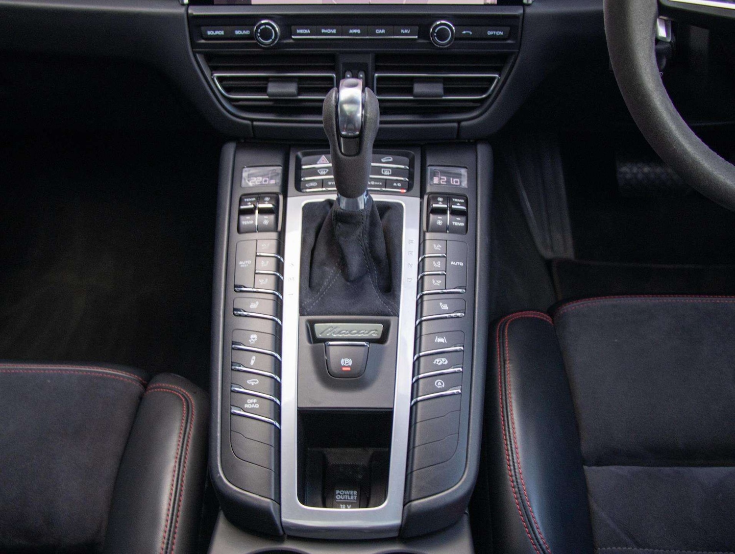 Used Porsche Macan 2021 for sale - 76624611: Photo 28