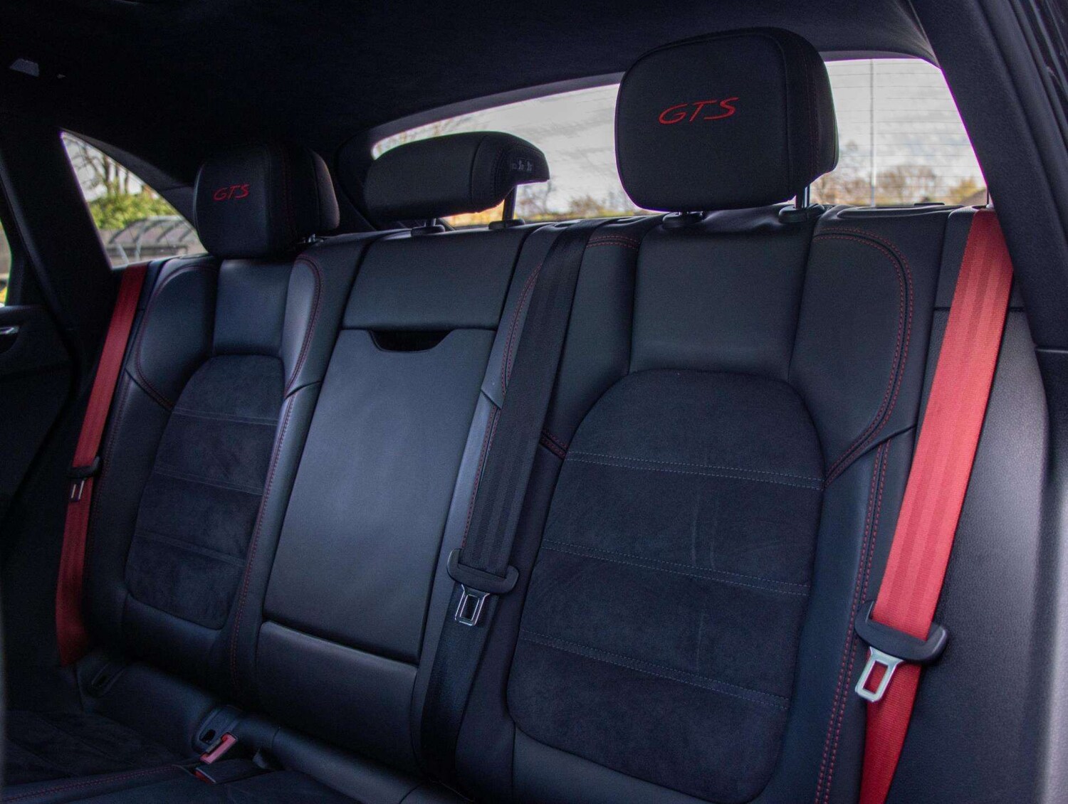 Used Porsche Macan 2021 for sale - 76624611: Photo 31