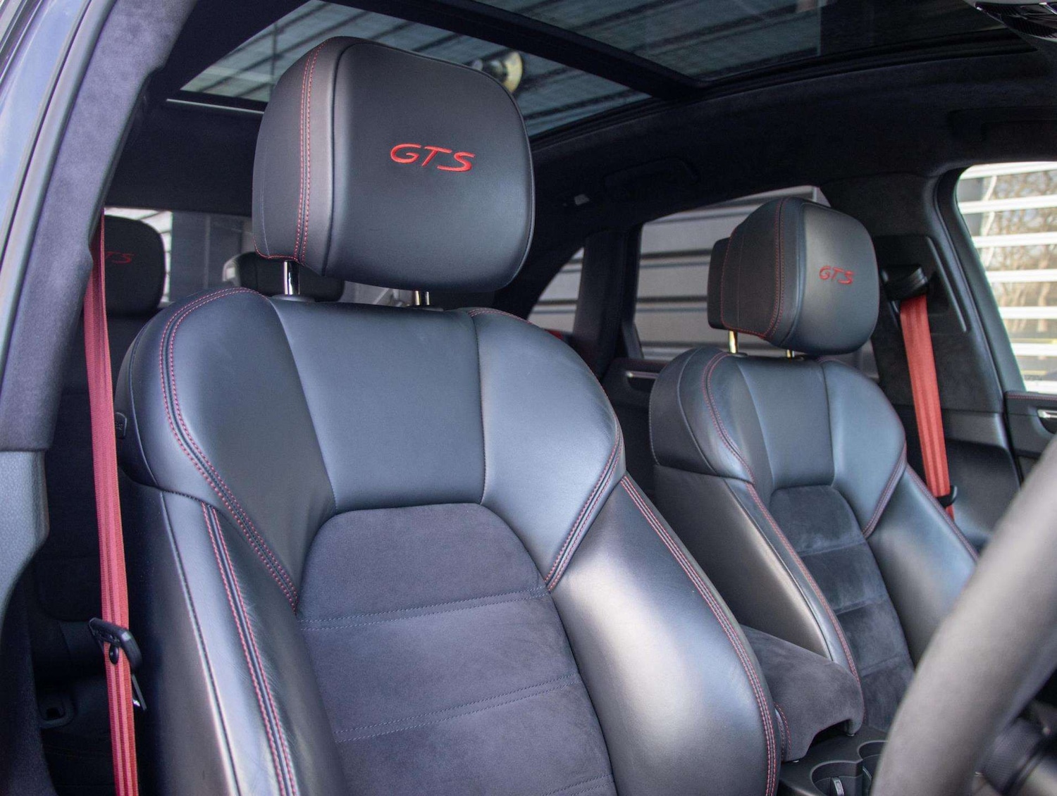 Used Porsche Macan 2021 for sale - 76624611: Photo 8