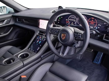 Used Porsche Taycan 2025 for sale - 75555238: Photo