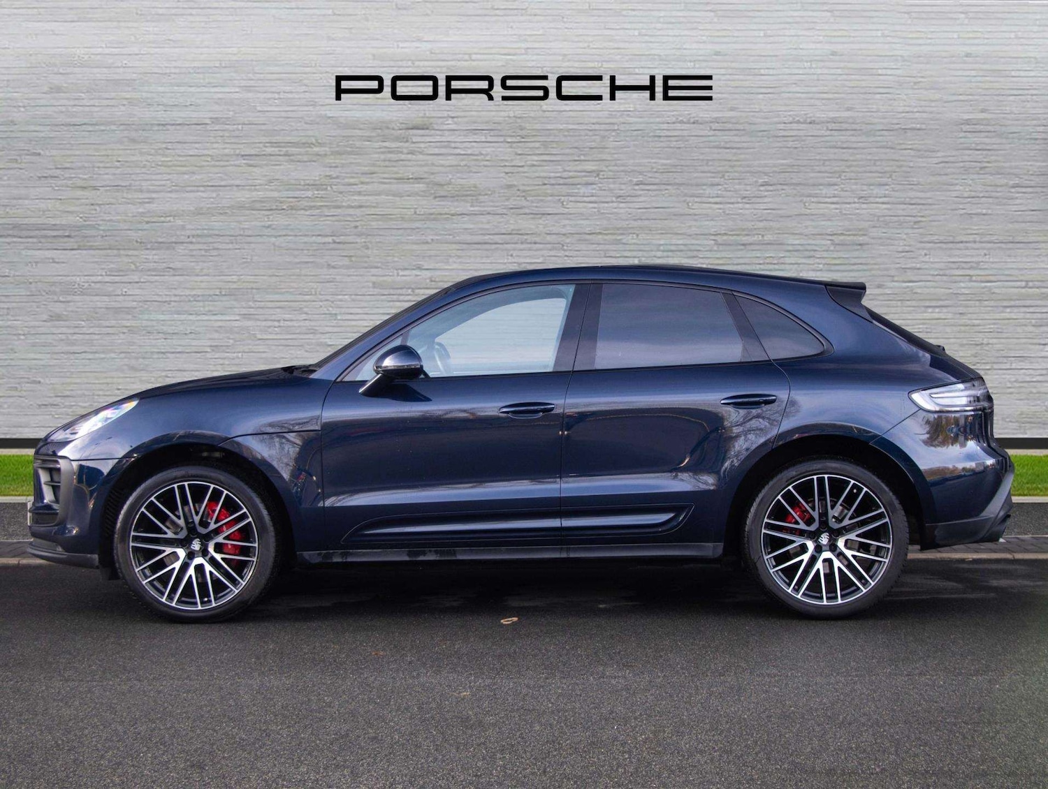 Used Porsche Macan 2022 for sale - 77123461: Photo 2