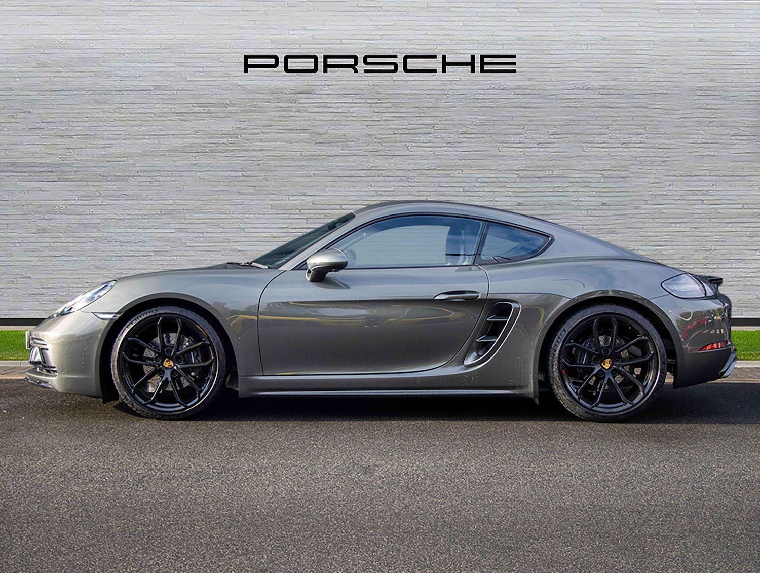 Used Porsche Other 2025 for sale - 76075503: Photo 2