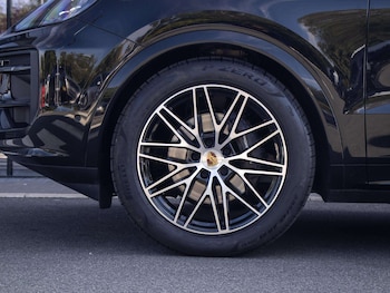 Used Porsche Cayenne 2025 for sale - 79161325: Photo