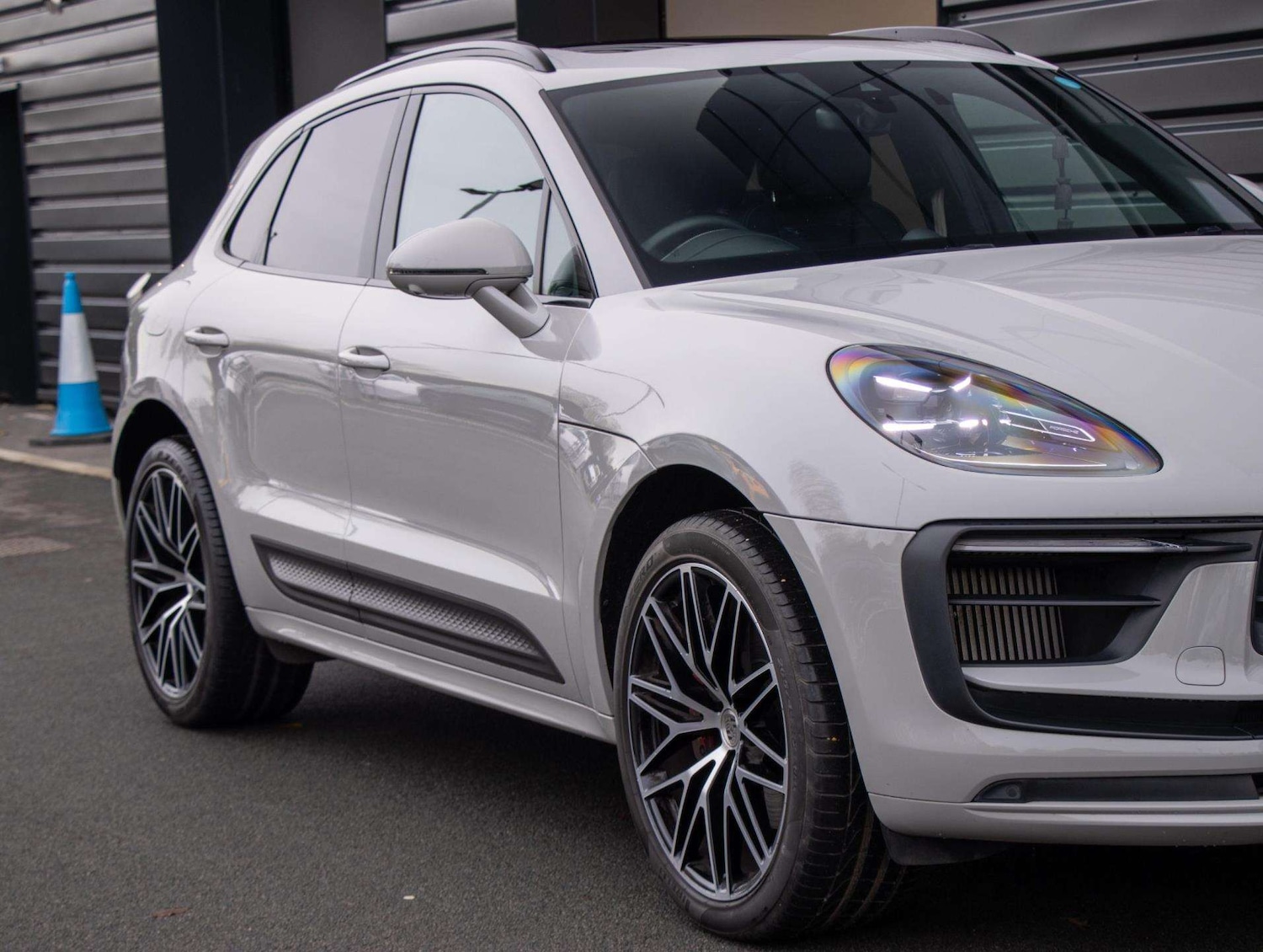 Used Porsche Macan 2023 for sale - 77011031: Photo 18