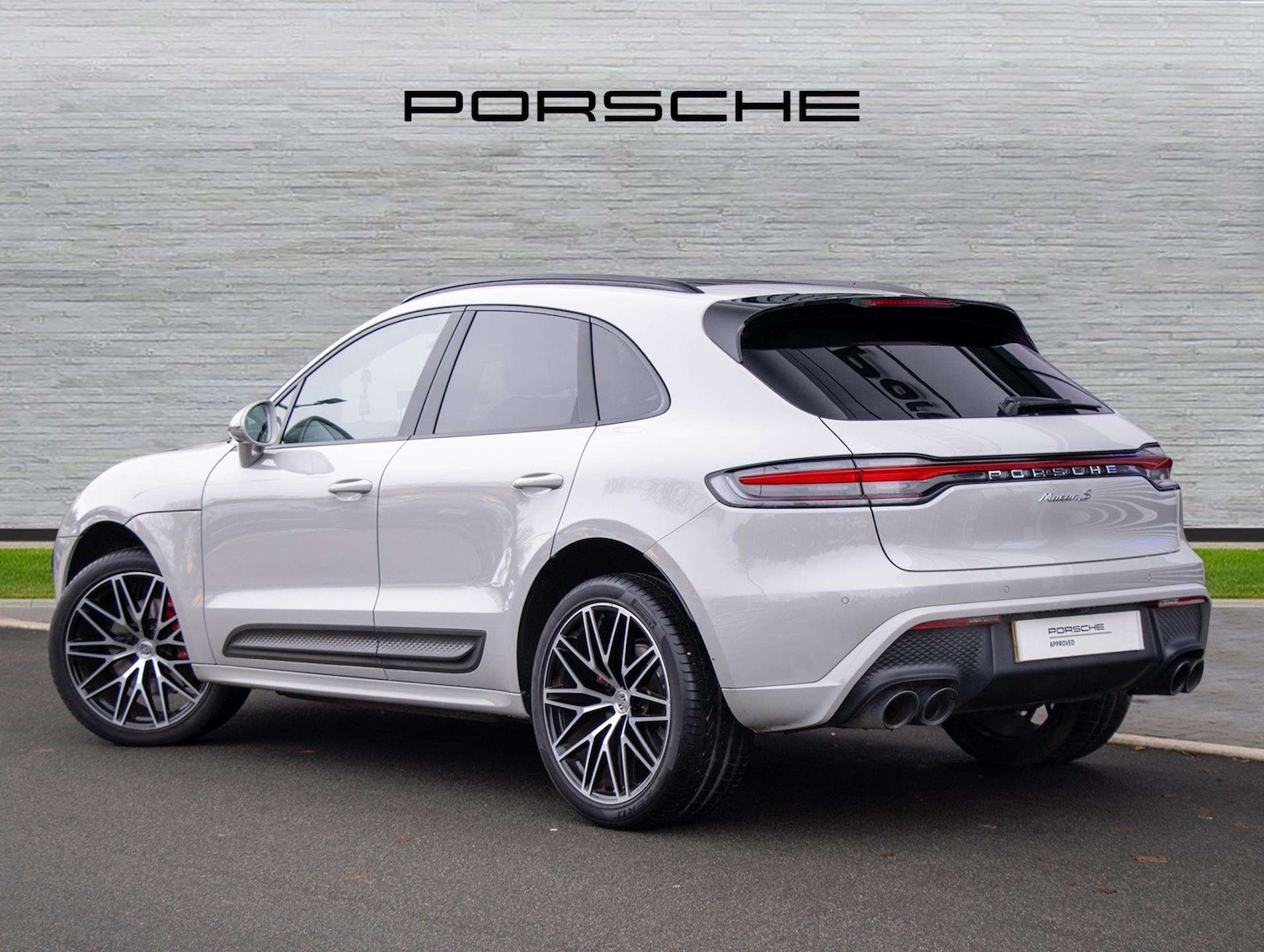 Used Porsche Macan 2023 for sale - 77011031: Photo 3