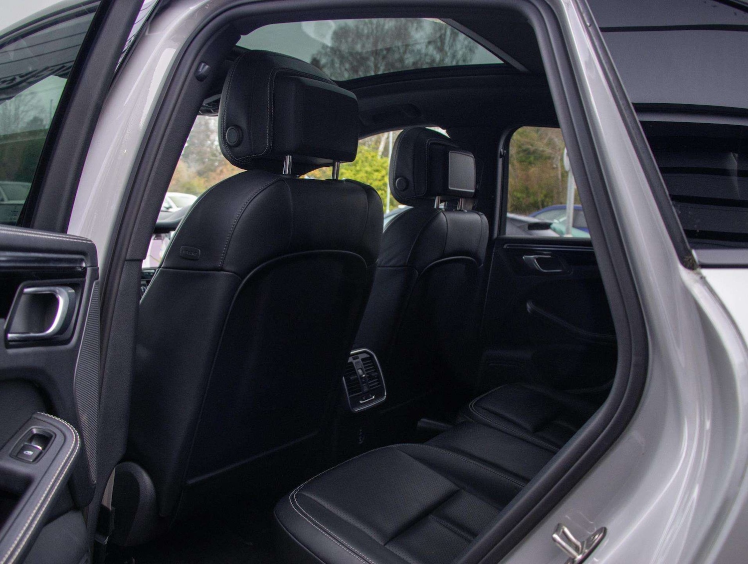 Used Porsche Macan 2023 for sale - 77011031: Photo 30