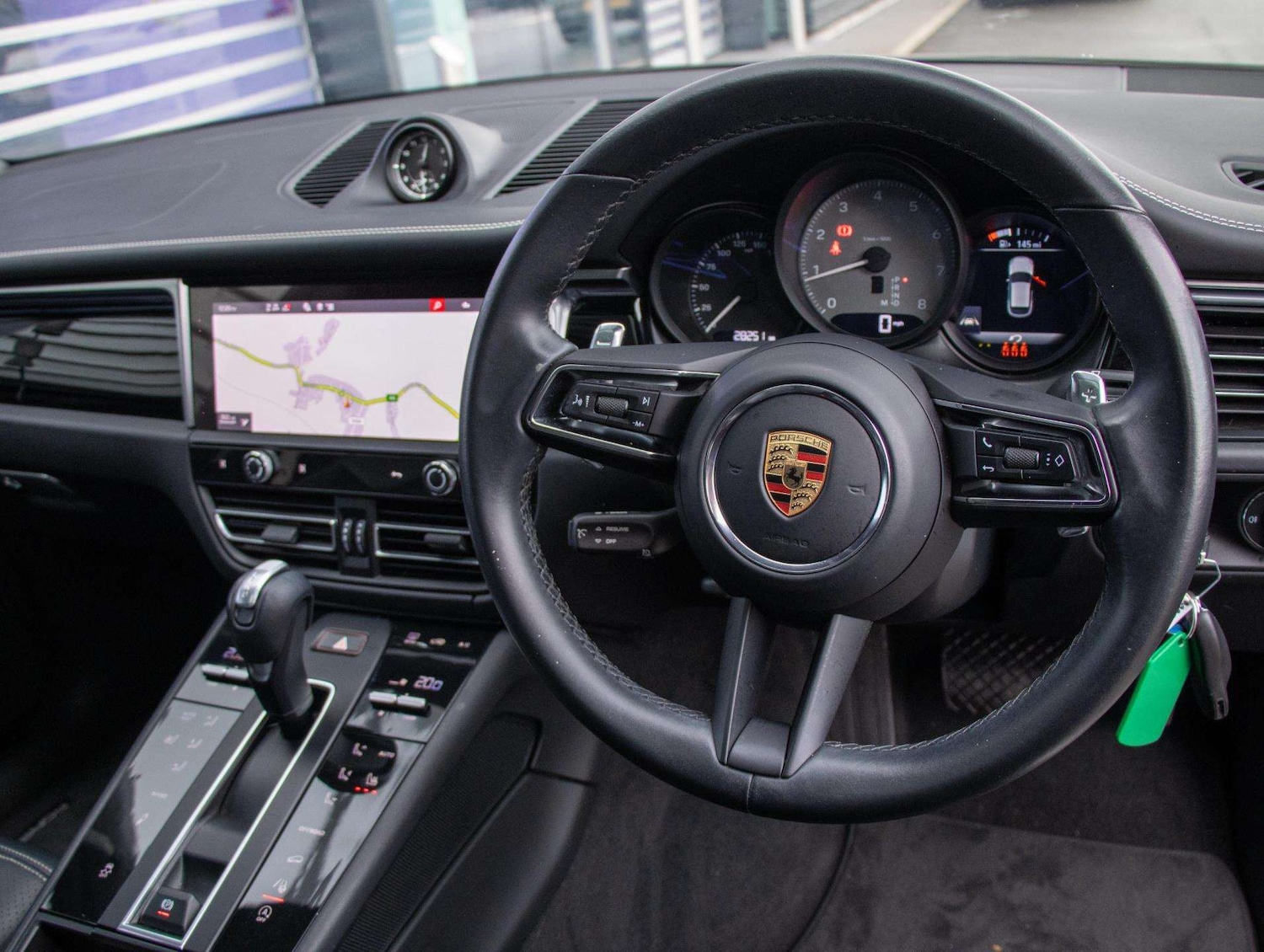 Used Porsche Macan 2023 for sale - 77011031: Photo 9