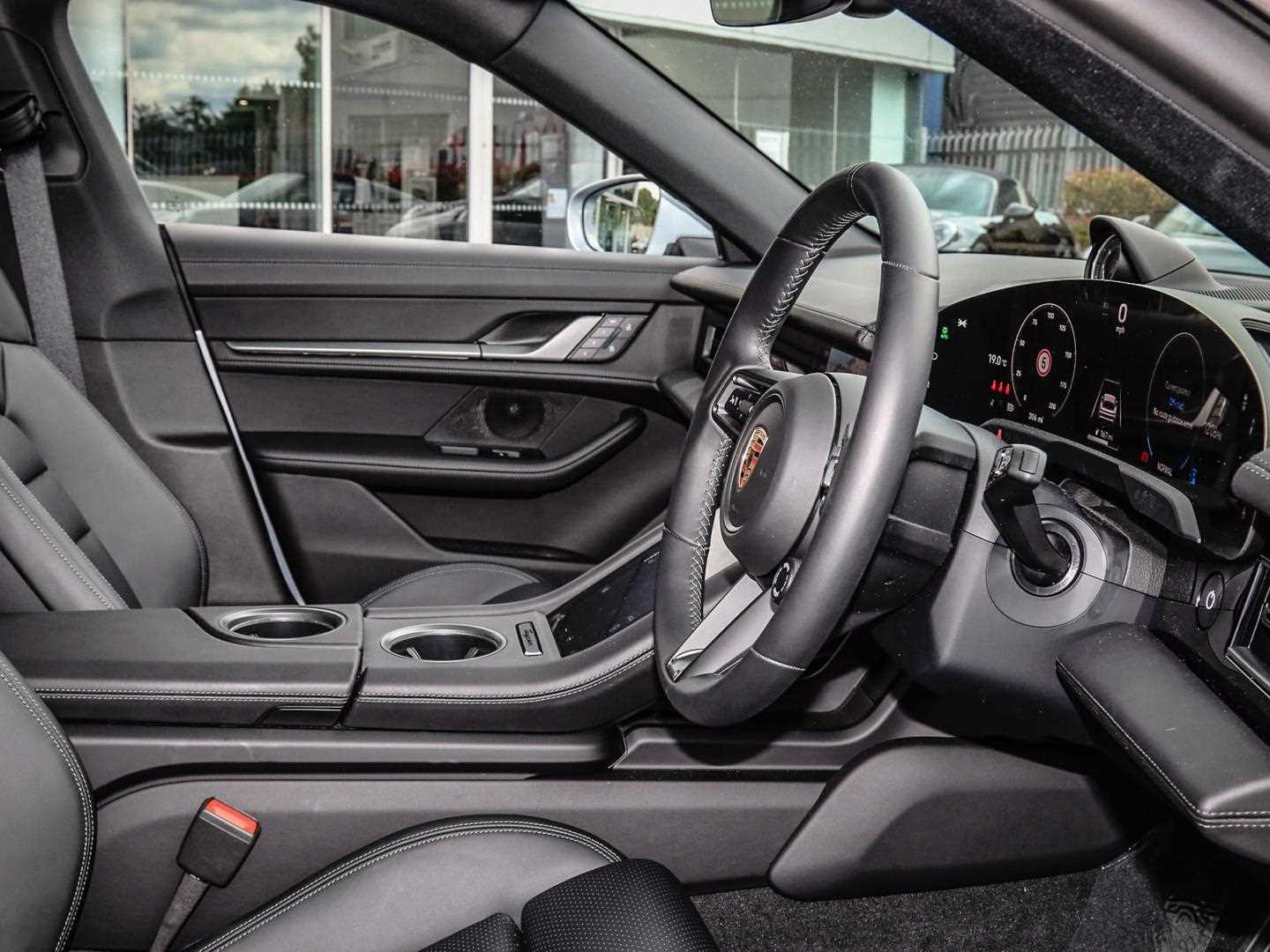 Used Porsche Taycan 2024 for sale - 77827297: Photo 11