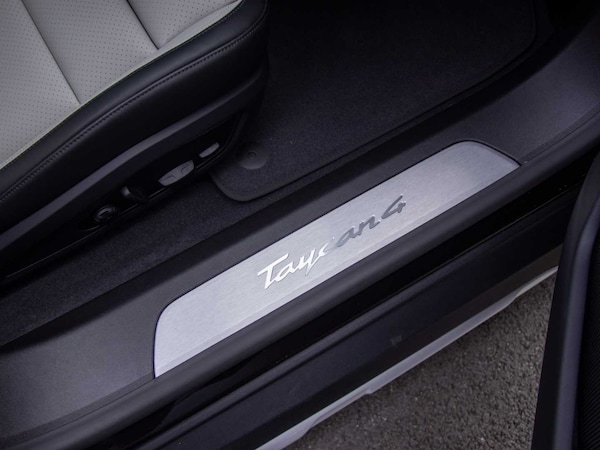 Used Porsche Taycan 2024 for sale - 76310688: Photo 14