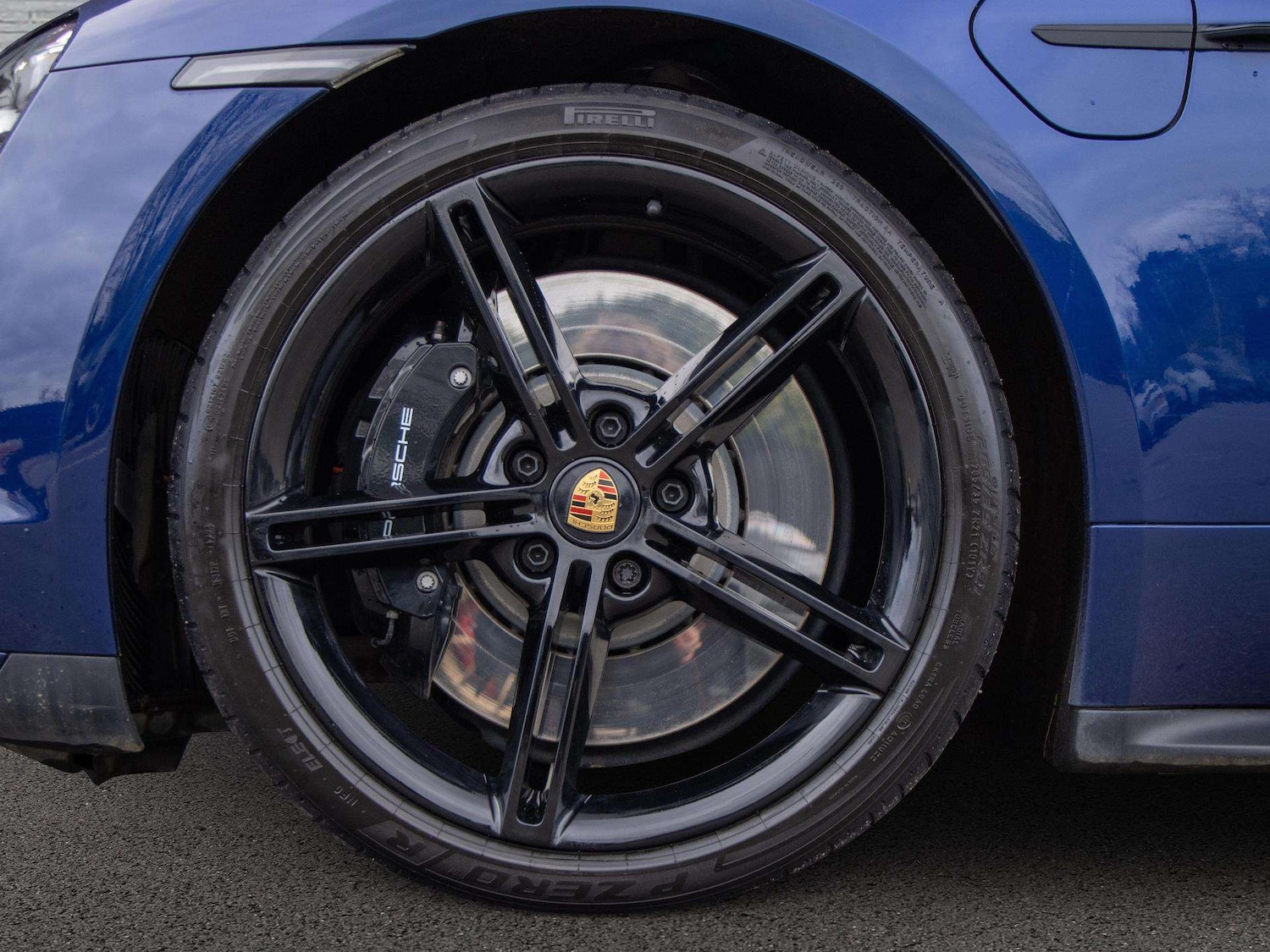 Used Porsche Taycan 2022 for sale - 78024355: Photo 4