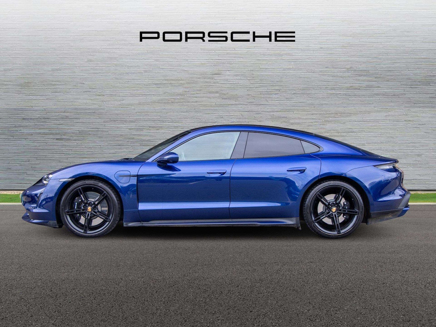 Used Porsche Taycan 2022 for sale - 78024355: Photo 5