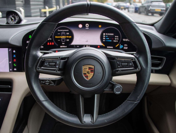 Used Porsche Taycan 2022 for sale - 76310739: Photo 13