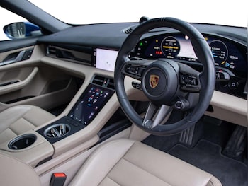 Used Porsche Taycan 2022 for sale - 76310739: Photo 4