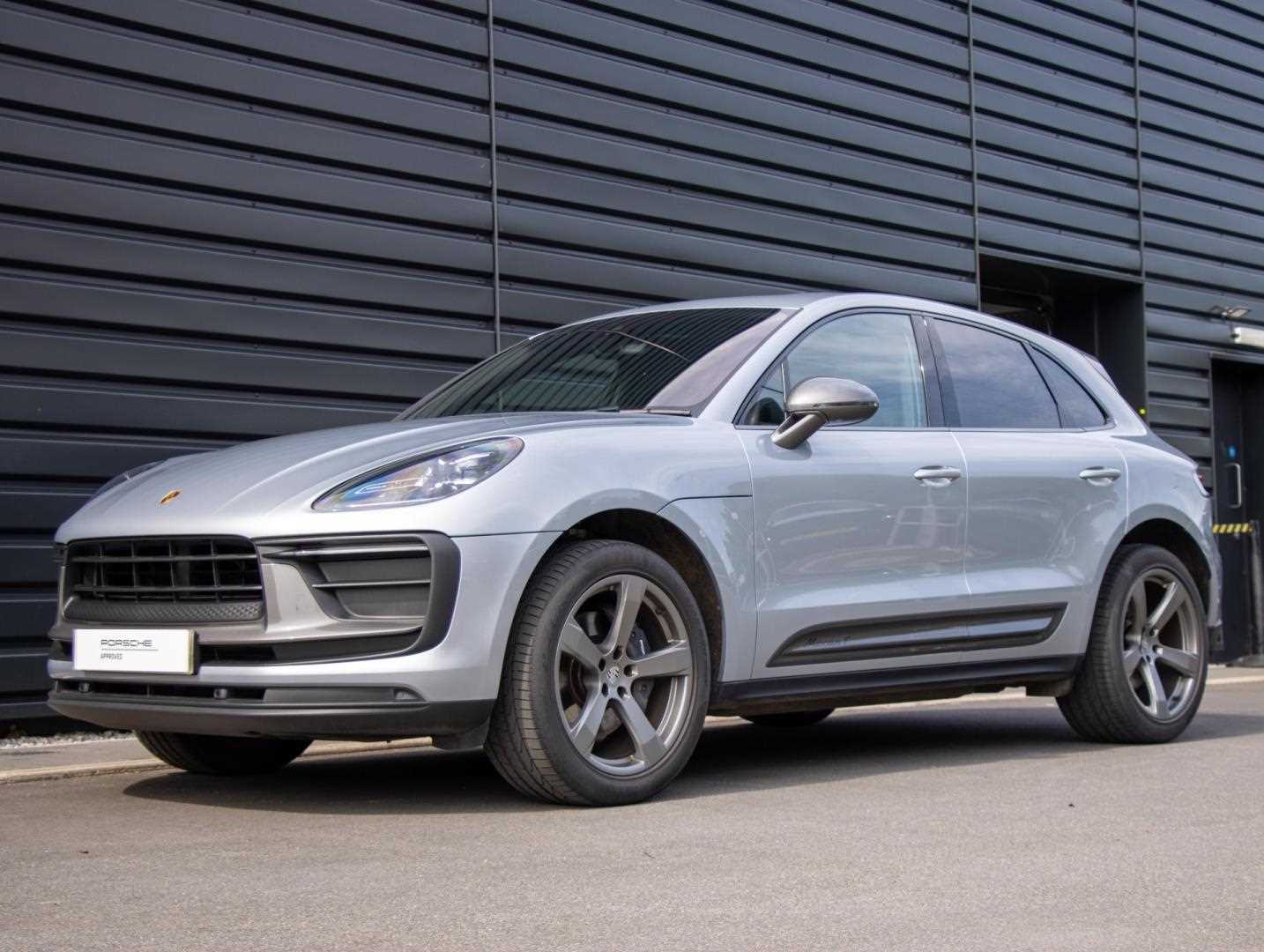 Used Porsche Macan 2023 for sale - 76351592: Photo 17