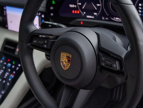 Used Porsche Taycan 2022 for sale - 76329143: Photo 13