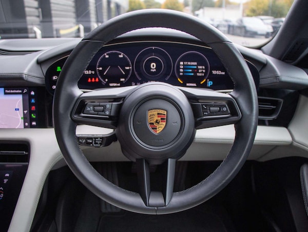 Used Porsche Taycan 2022 for sale - 76329143: Photo 14