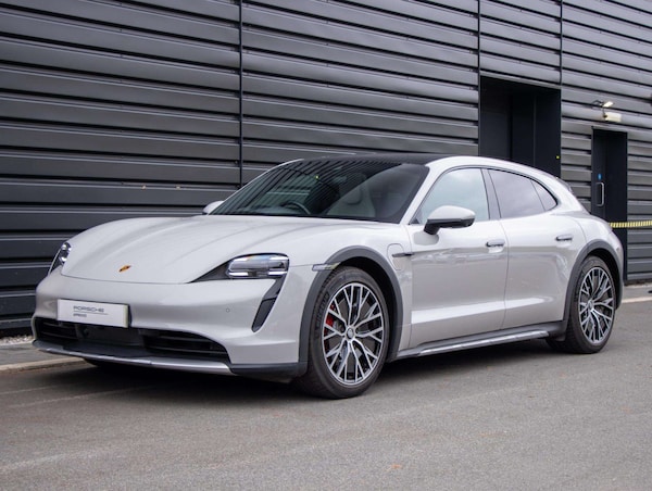 Used Porsche Taycan 2022 for sale - 76329143: Photo 16