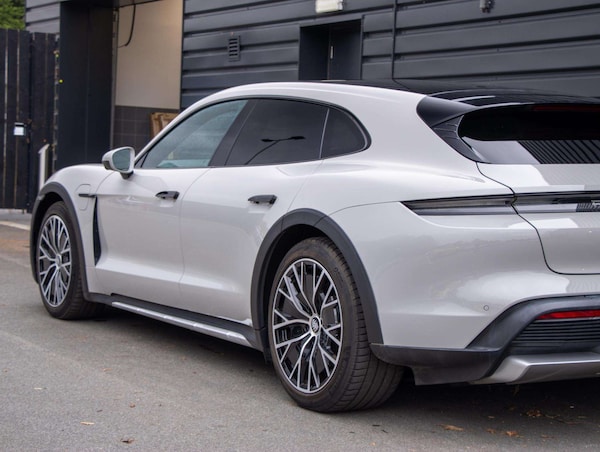 Used Porsche Taycan 2022 for sale - 76329143: Photo 20