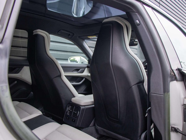 Used Porsche Taycan 2022 for sale - 76329143: Photo 23